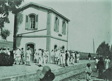(جنود من البحريّة الأمريكيّة في محطّة سَجد، 1909، في أنتوني ترافيس)